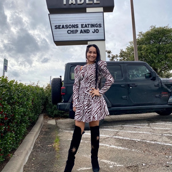 Meet your Posher, Jasmine. Fashionista since birth - Picture 4 of 16